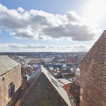 Host & - The View, Hudsons Yard House Apartment Whitby