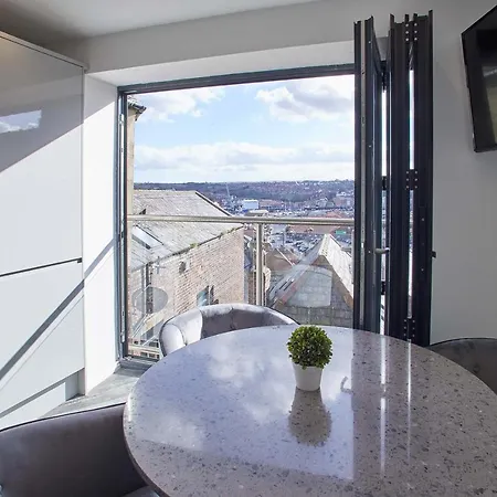 Host & - The View, Hudsons Yard House Apartament